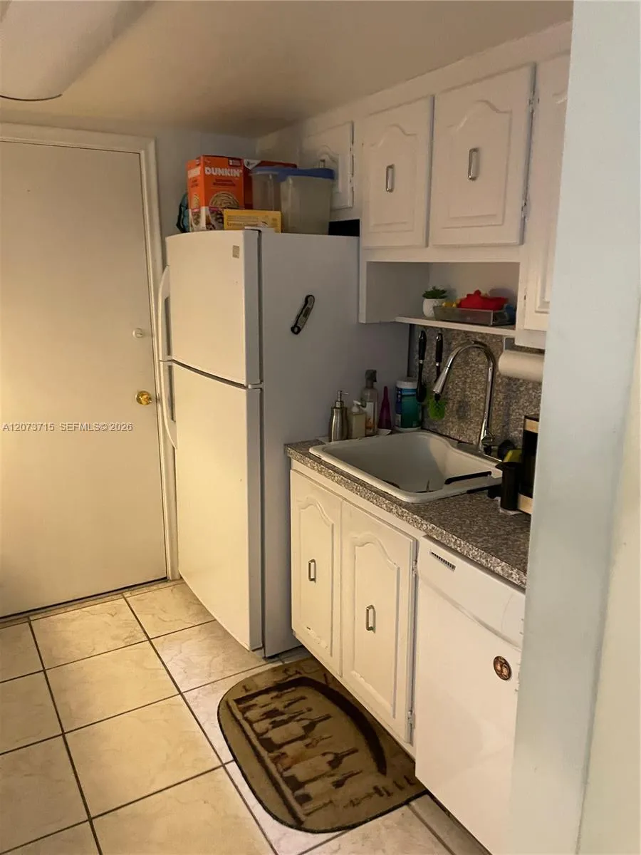 15888 SW 95th Ave #308 Miami, FL 33157