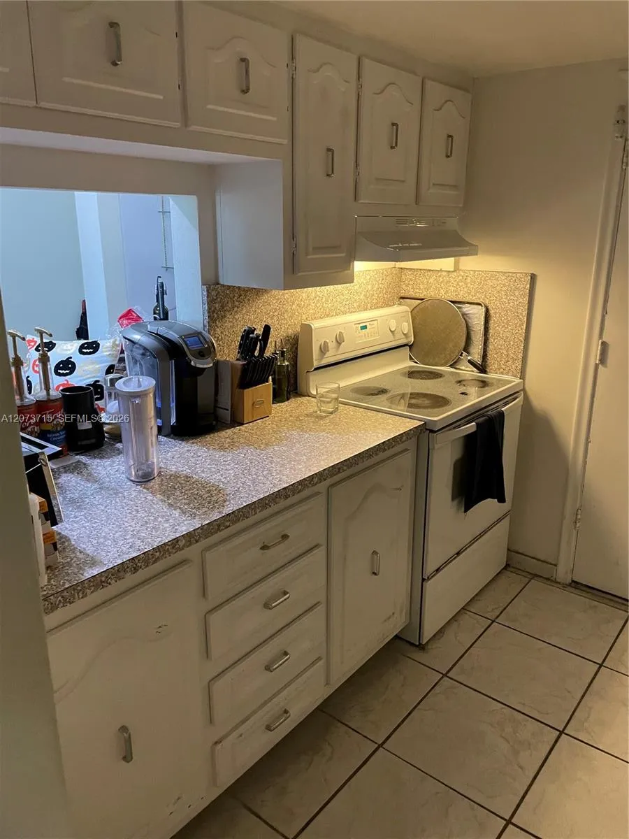 15888 SW 95th Ave #308 Miami, FL 33157