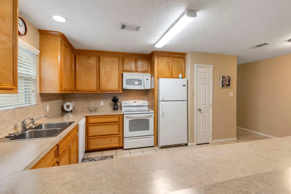 616 Foster Street Tomball, TX 77375
