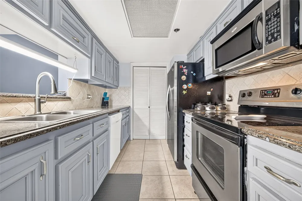 3525 Sage Road #1116 Houston, TX 77056