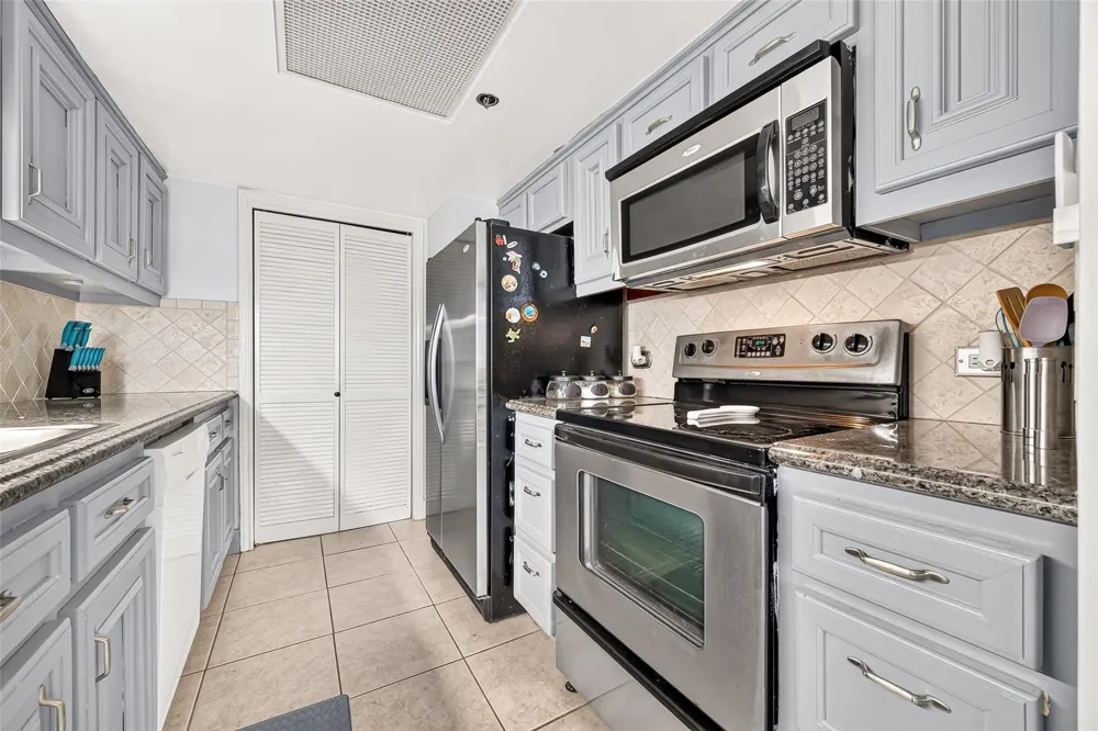 3525 Sage Road #1116 Houston, TX 77056