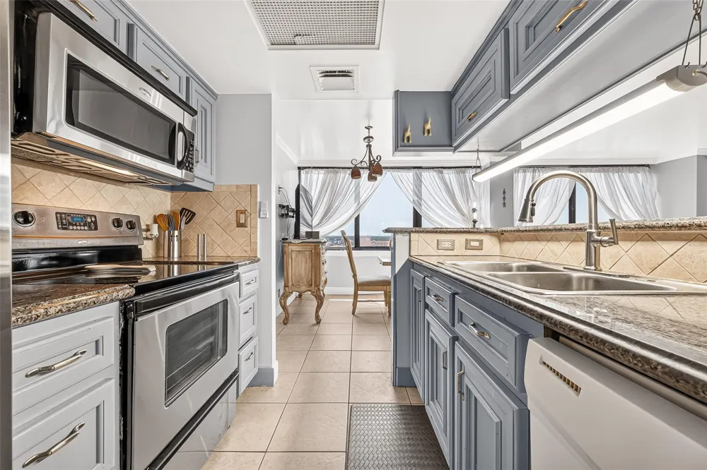3525 Sage Road #1116 Houston, TX 77056