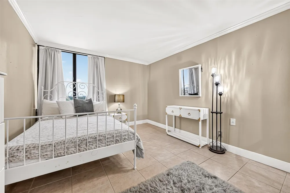 3525 Sage Road #1116 Houston, TX 77056