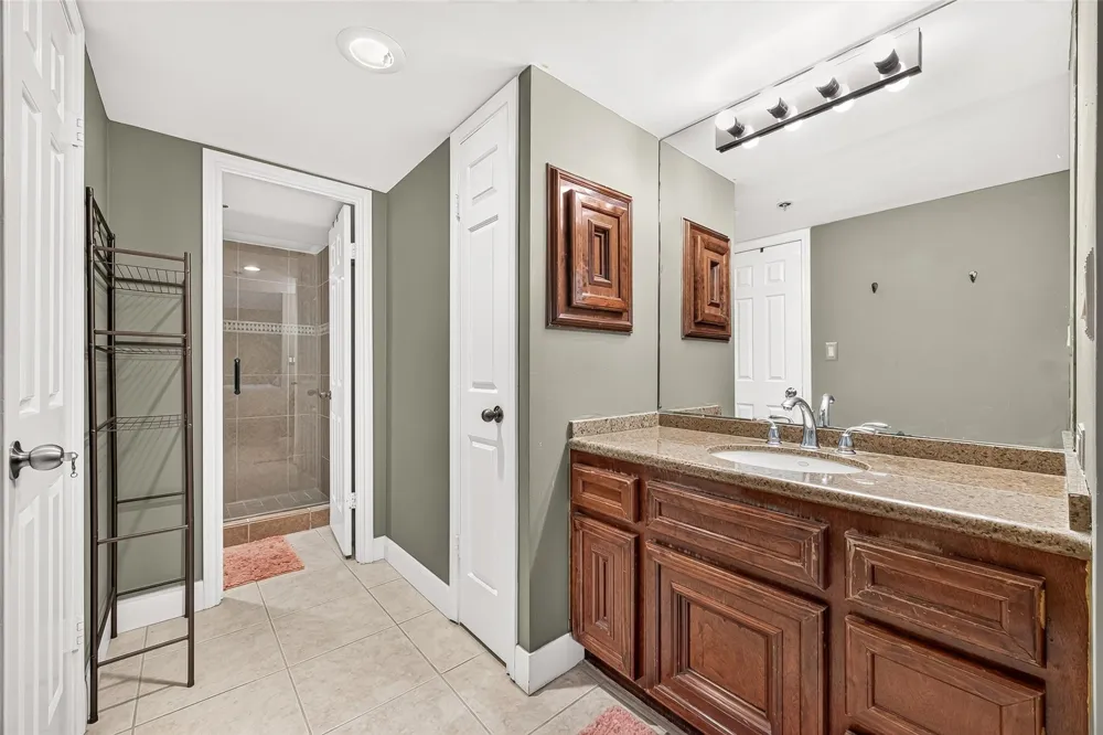 3525 Sage Road #1116 Houston, TX 77056