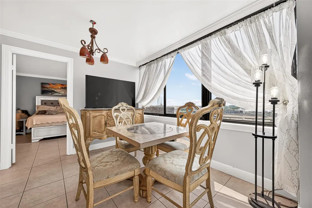 3525 Sage Road #1116 Houston, TX 77056