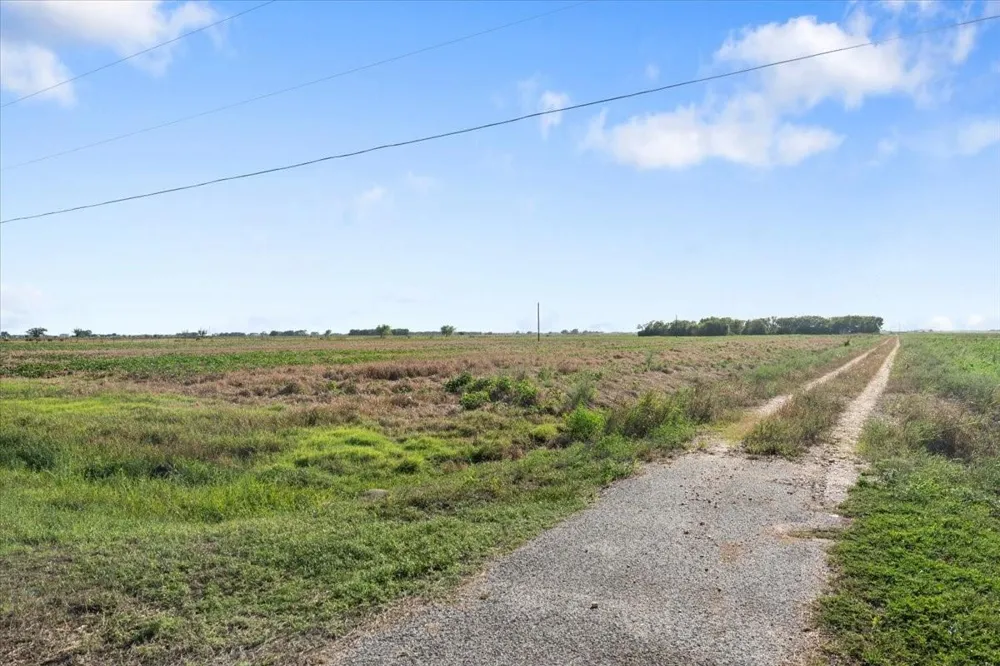 16020 Fm 1489 Road Wallis, TX 77485