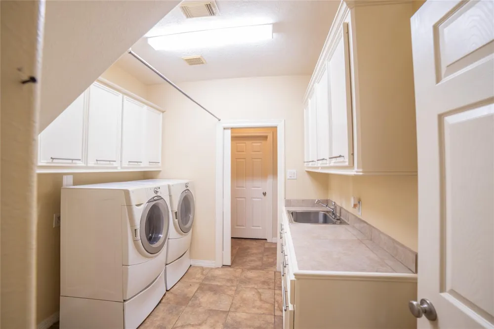 1107 Du Barry Lane Houston, TX 77018