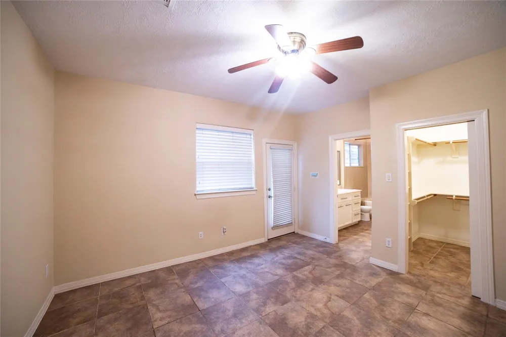 1107 Du Barry Lane Houston, TX 77018