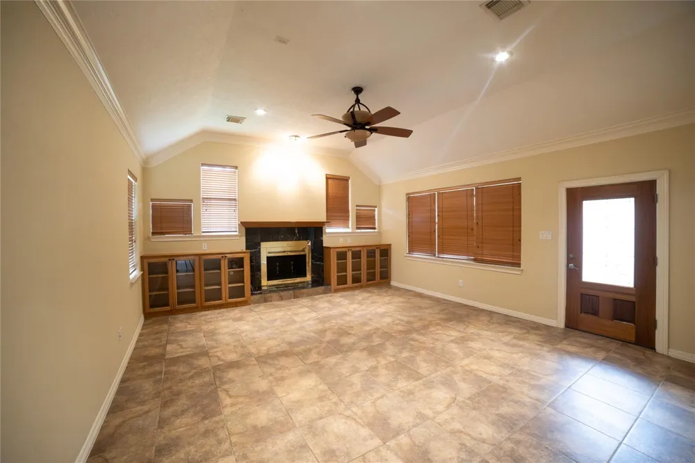 1107 Du Barry Lane Houston, TX 77018