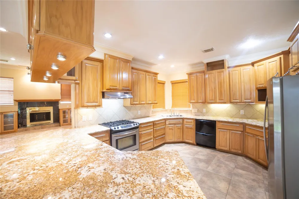 1107 Du Barry Lane Houston, TX 77018