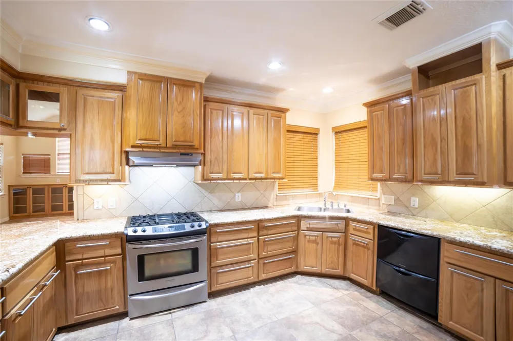 1107 Du Barry Lane Houston, TX 77018