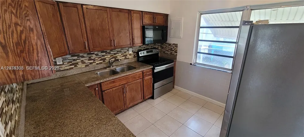 4100 SW 36th West Park, FL 33023