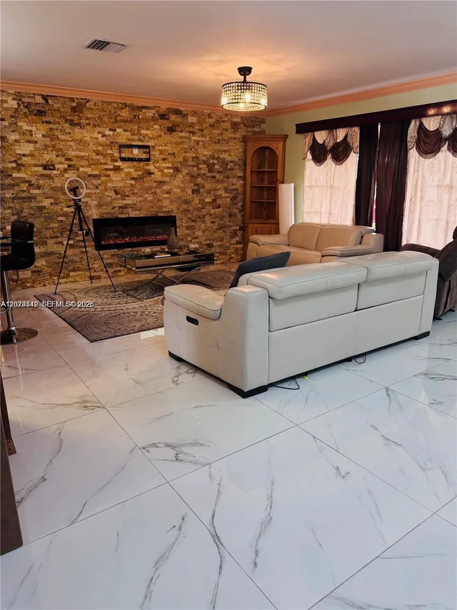 1230 NW 74th Ave #1230 Plantation, FL 33313
