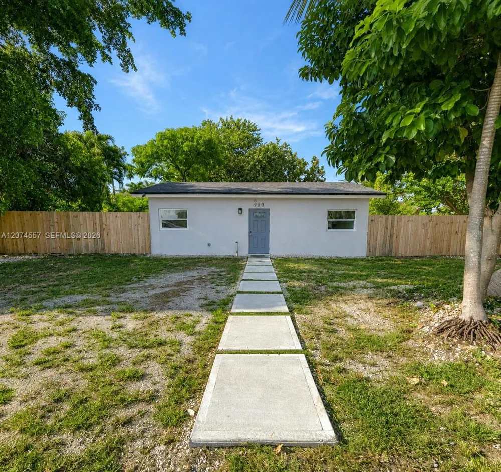 980 NW 13th St Homestead, FL 33030