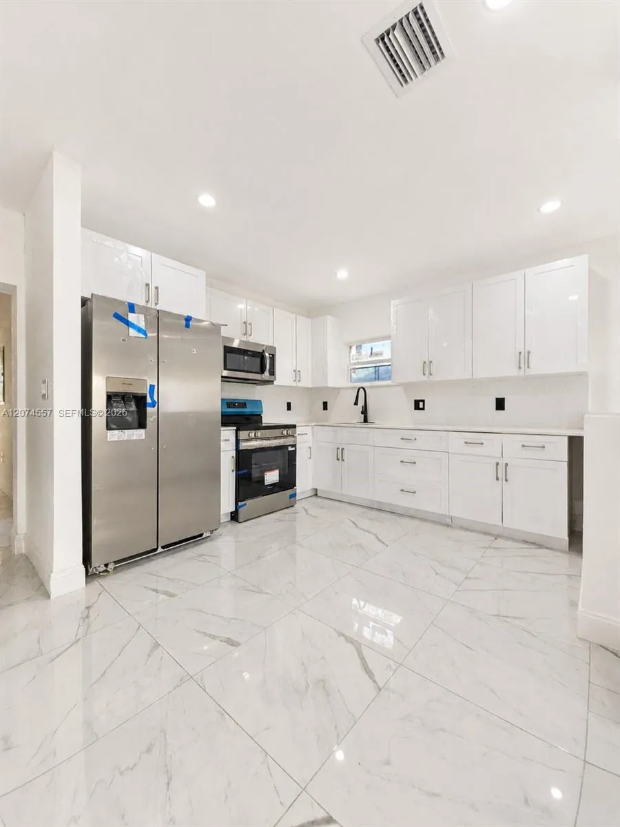 980 NW 13th St Homestead, FL 33030