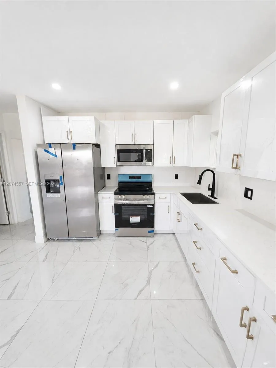 980 NW 13th St Homestead, FL 33030