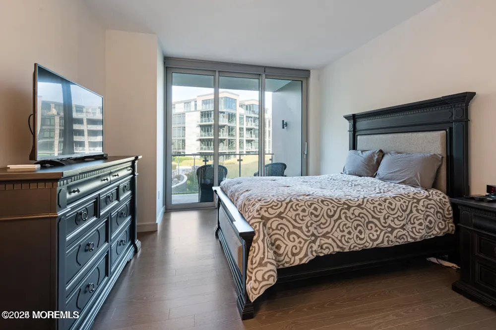 15 Morris Avenue #308 Long Branch, NJ 07740