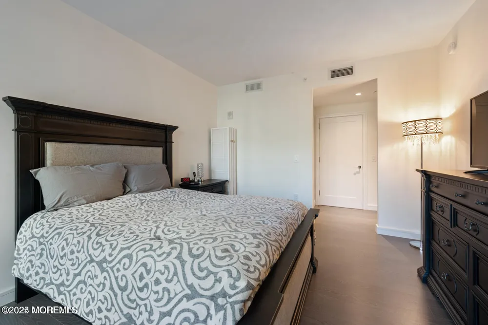 15 Morris Avenue #308 Long Branch, NJ 07740