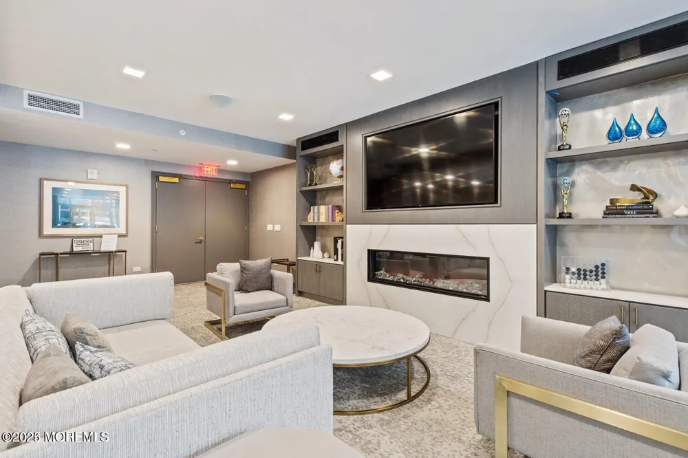 15 Morris Avenue #308 Long Branch, NJ 07740