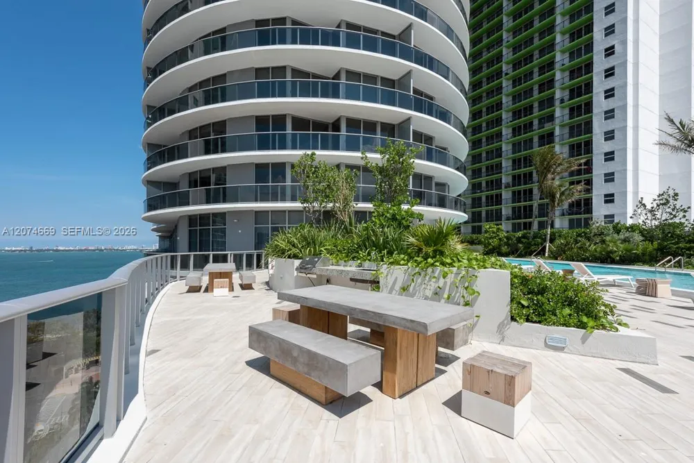 488 NE 18th St #1907 Miami, FL 33132