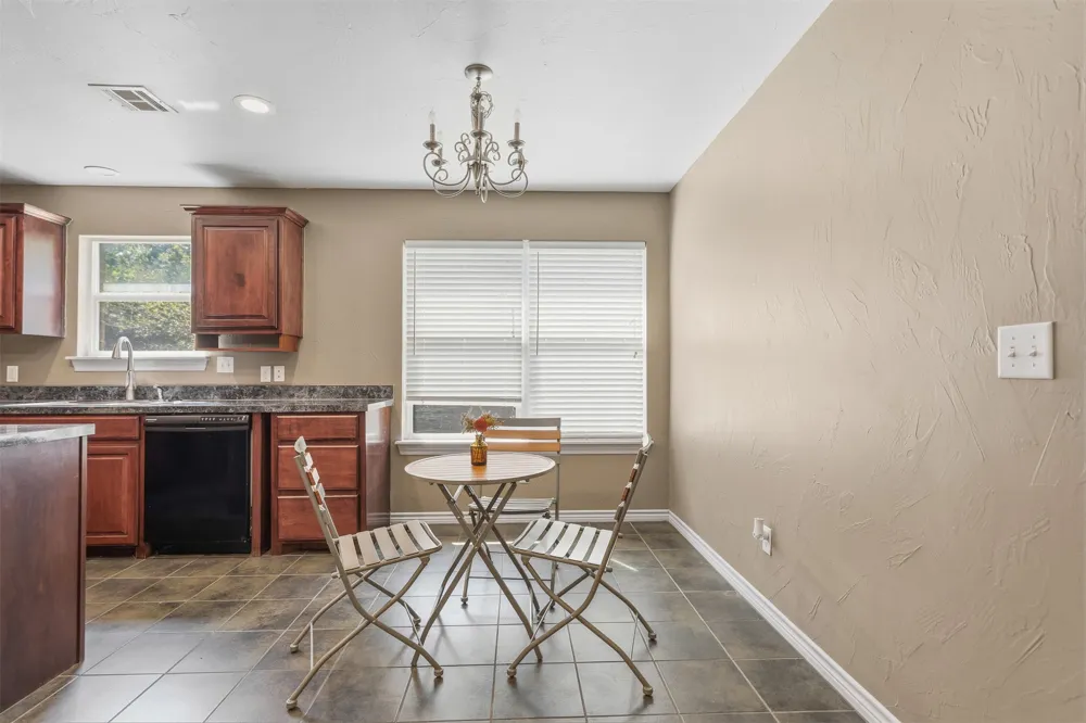 4702 Lake Shore Drive Ardmore, OK 73401