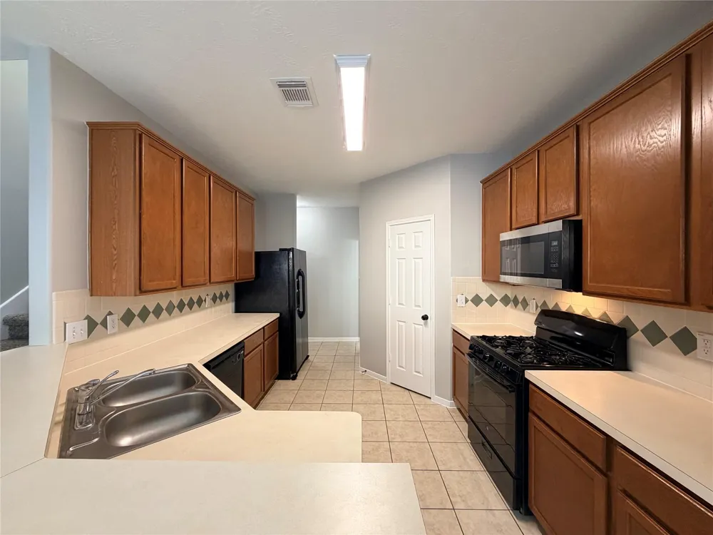 4531 Park Trail Lane Pasadena, TX 77505