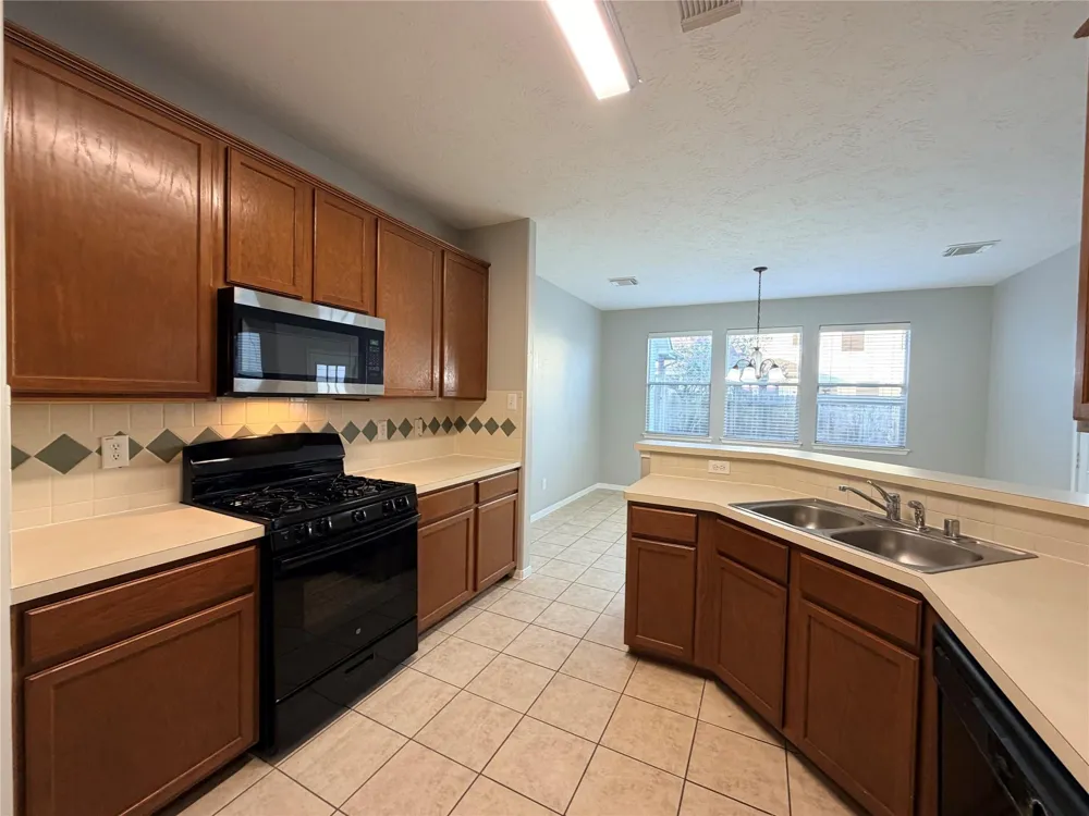 4531 Park Trail Lane Pasadena, TX 77505