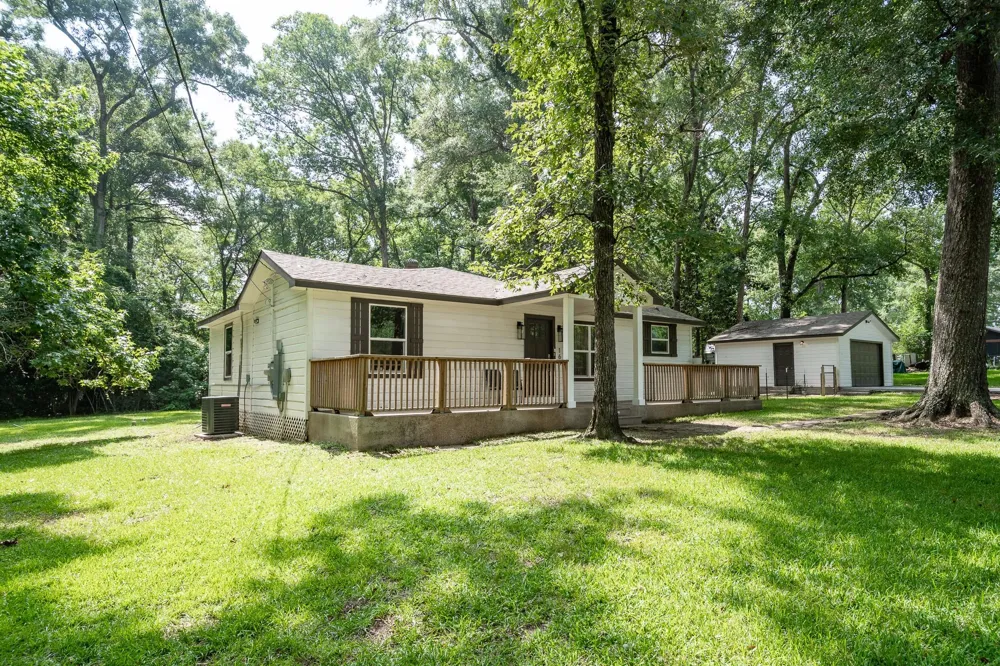 168 Bush Street Livingston, TX 77351