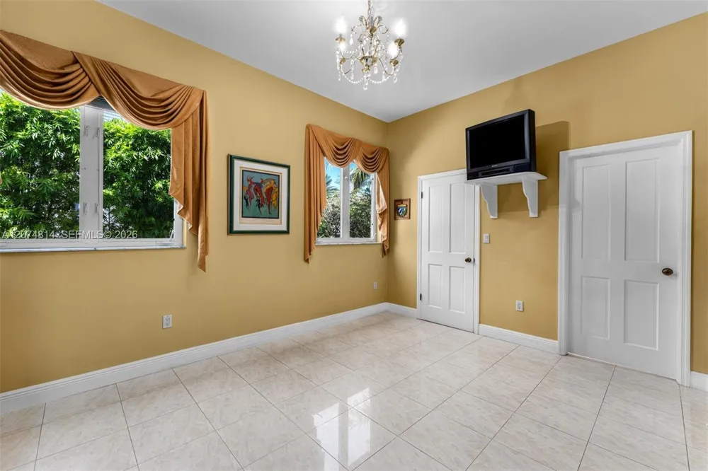 501 Bay Lane Key Biscayne, FL 33149