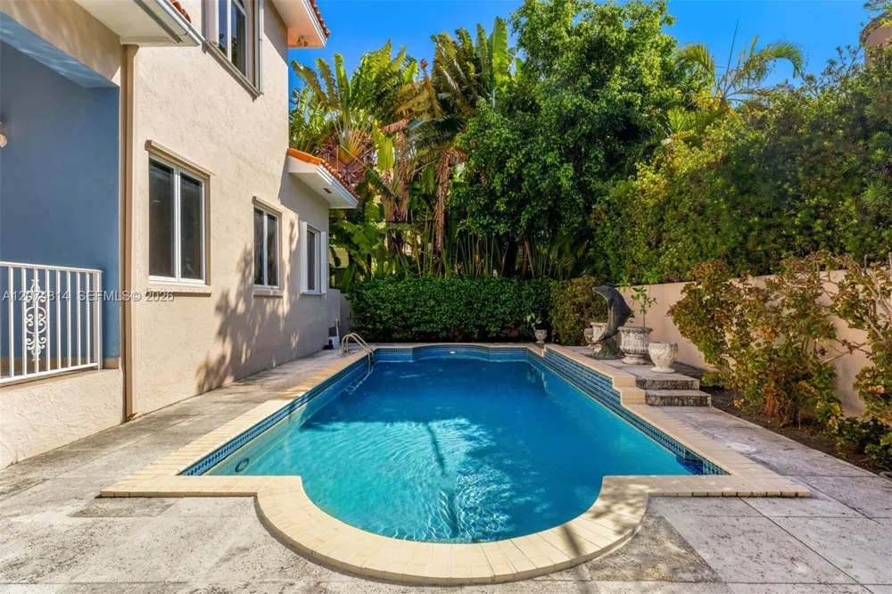 501 Bay Lane Key Biscayne, FL 33149