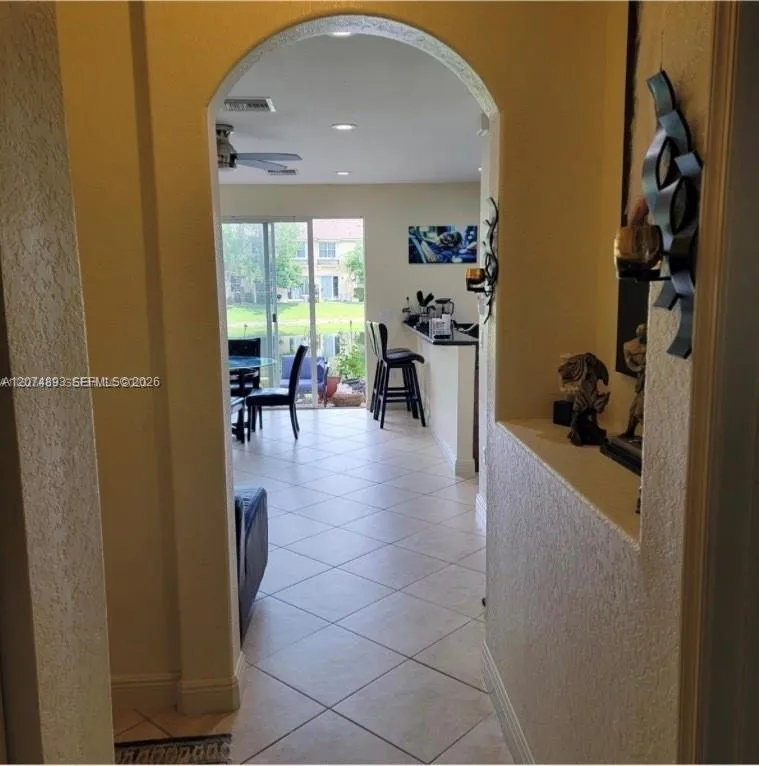 2851 W Prospect Rd #1006 Tamarac, FL 33309