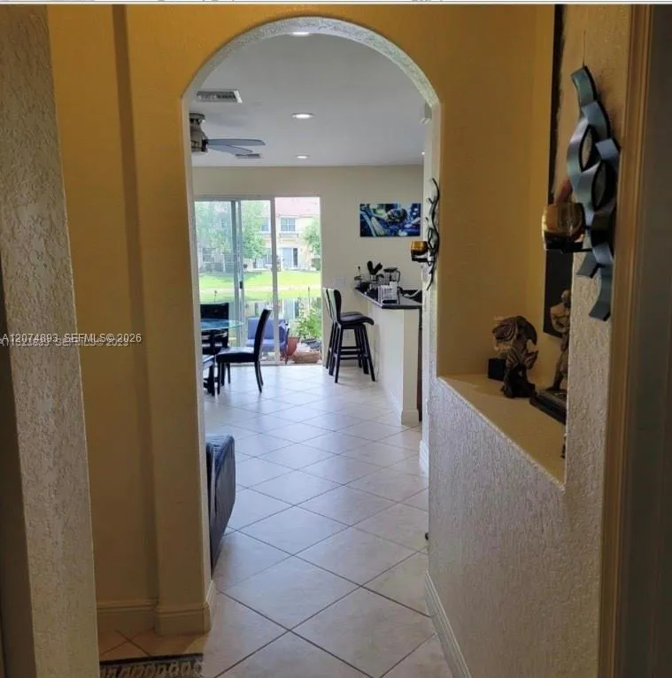 2851 W Prospect Rd #1006 Tamarac, FL 33309