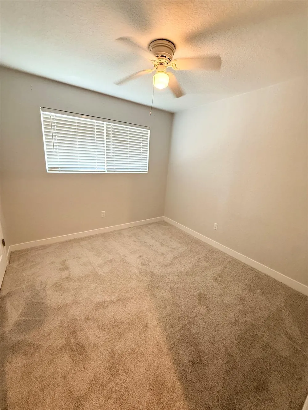 1310 Valley Drive Angleton, TX 77515