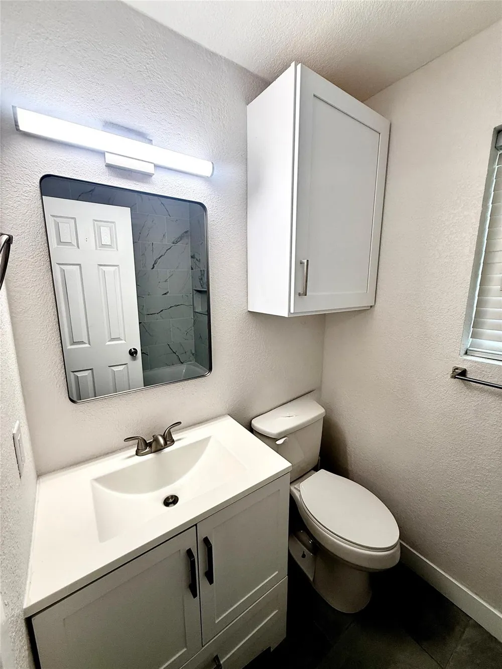 1310 Valley Drive Angleton, TX 77515