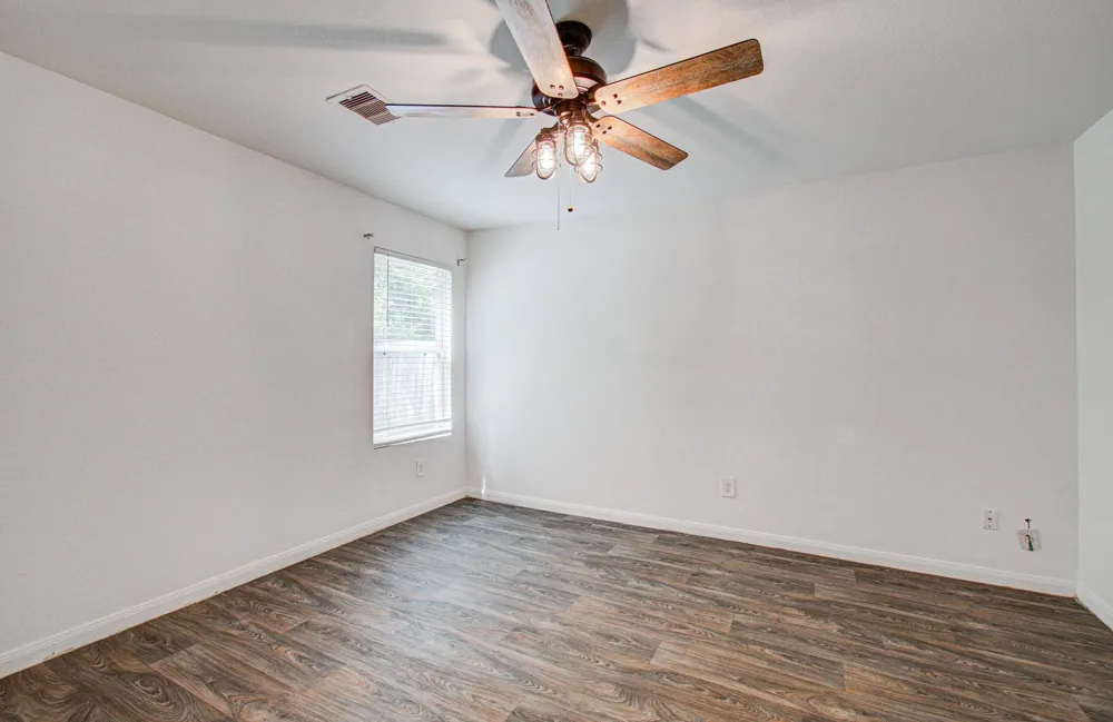 752 Road 5138 Cleveland, TX 77327