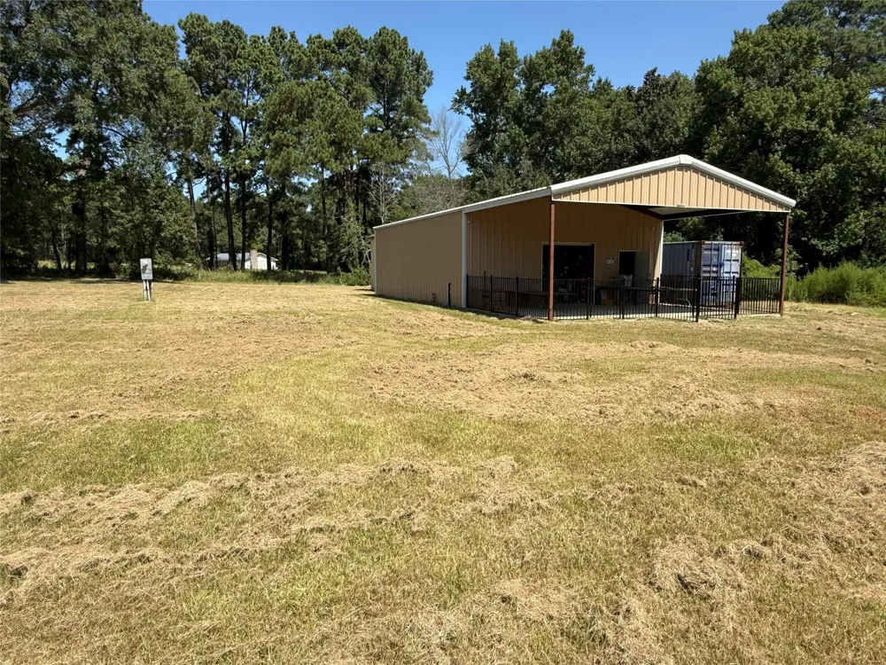 1331 Us Highway 190 W Oakhurst, TX 77359