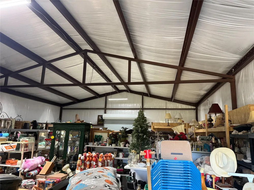 1331 Us Highway 190 W Oakhurst, TX 77359
