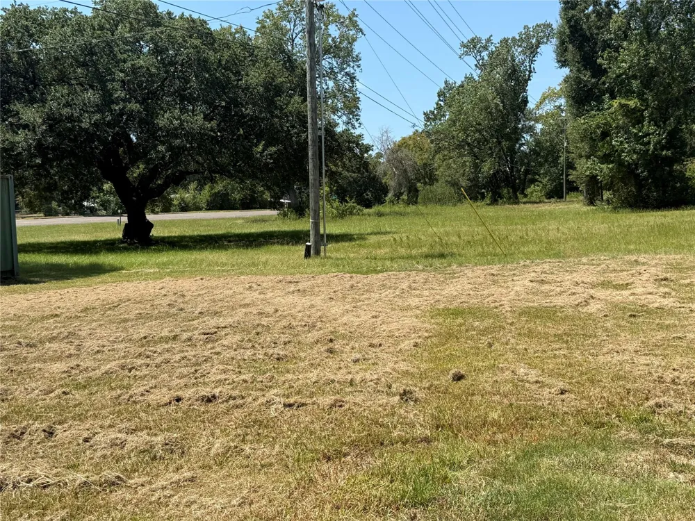 1331 Us Highway 190 W Oakhurst, TX 77359