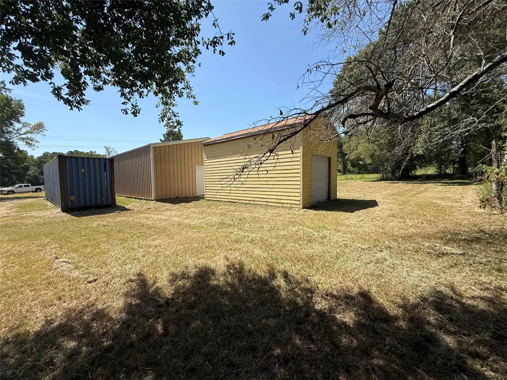 1331 Us Highway 190 W Oakhurst, TX 77359