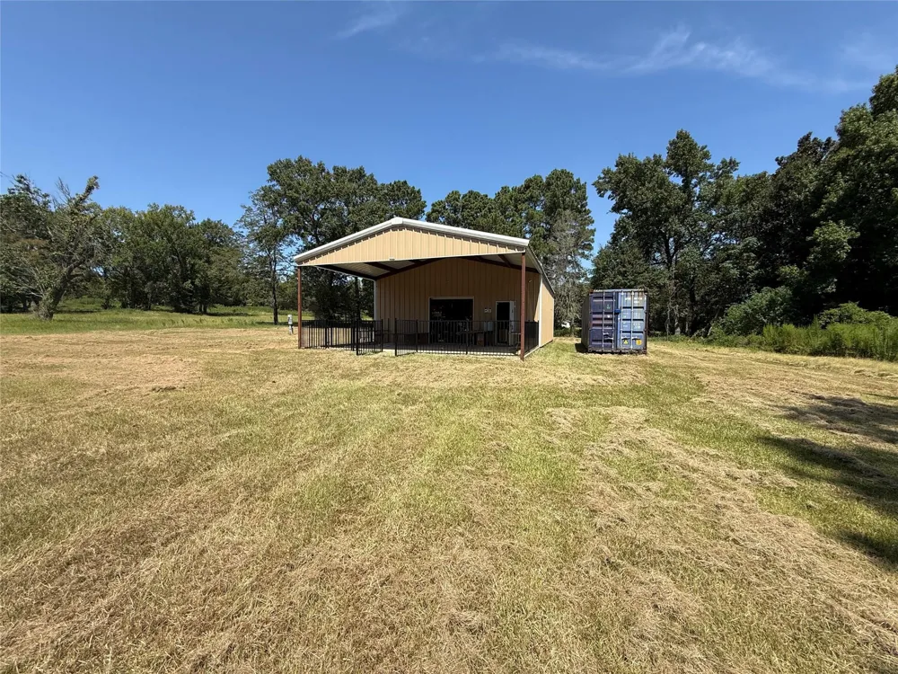 1331 Us Highway 190 W Oakhurst, TX 77359