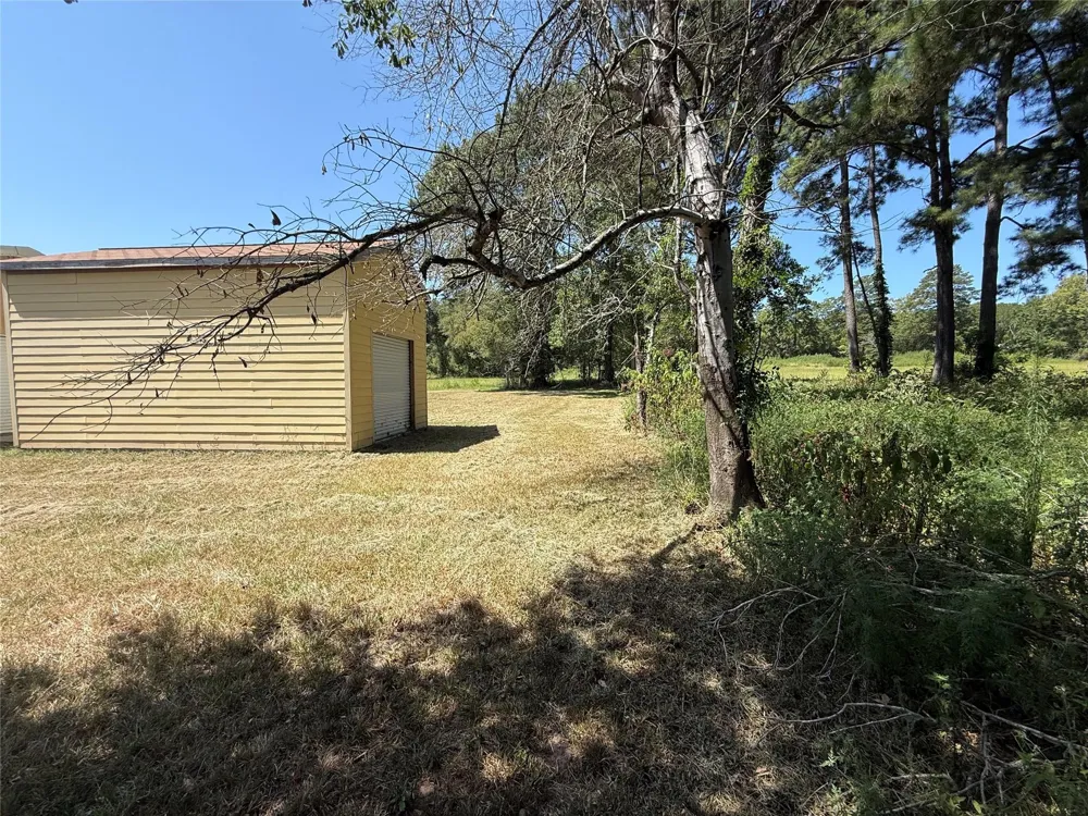 1331 Us Highway 190 W Oakhurst, TX 77359