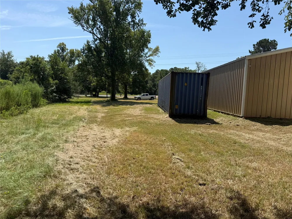 1331 Us Highway 190 W Oakhurst, TX 77359