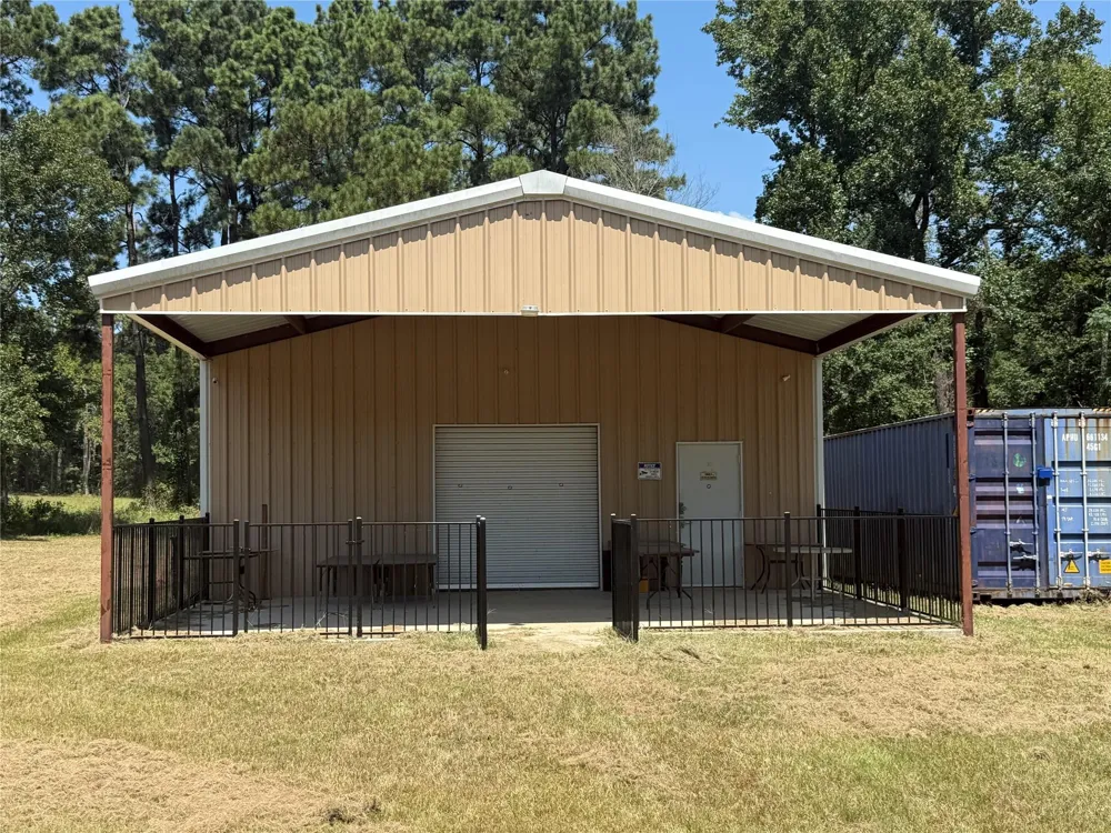 1331 Us Highway 190 W Oakhurst, TX 77359
