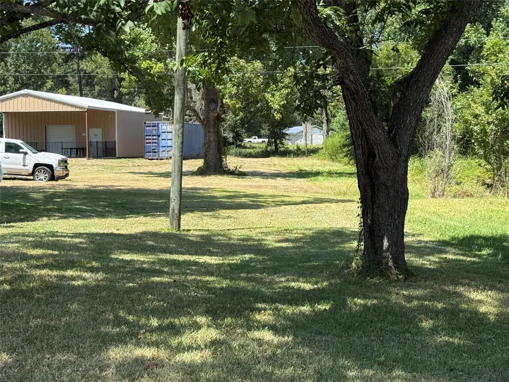 1331 Us Highway 190 W Oakhurst, TX 77359