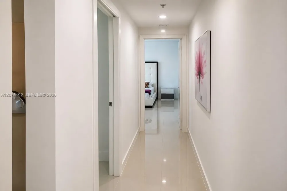 14951 ROYAL OAKS LN #1601 North Miami, FL 33181