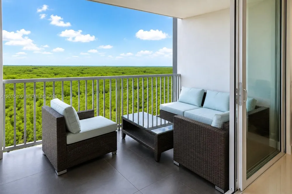 14951 ROYAL OAKS LN #1601 North Miami, FL 33181