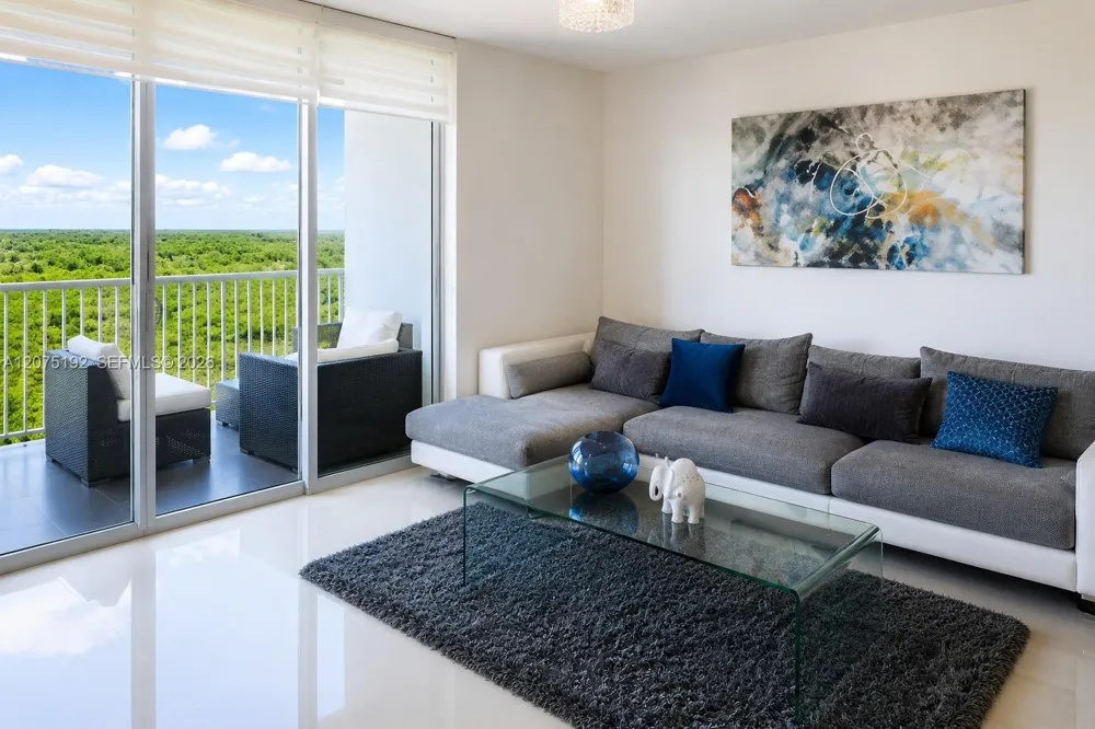 14951 ROYAL OAKS LN #1601 North Miami, FL 33181