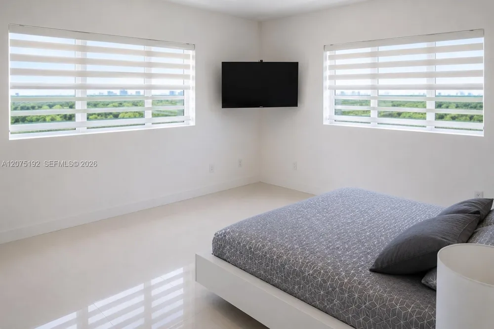 14951 ROYAL OAKS LN #1601 North Miami, FL 33181
