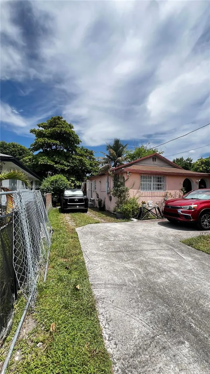 1135 NW 65th St Miami, FL 33150