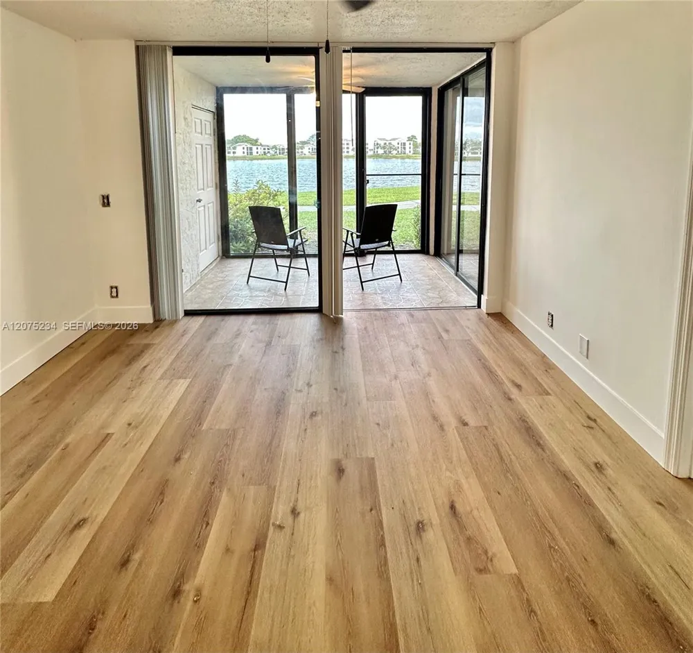 202 Lake Pointe Dr #104 Oakland Park, FL 33309
